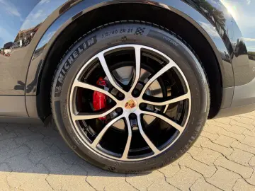 PORSCHE CAYENNE S E-HYBRID  BURMESTER  UPE 164.918 73 €