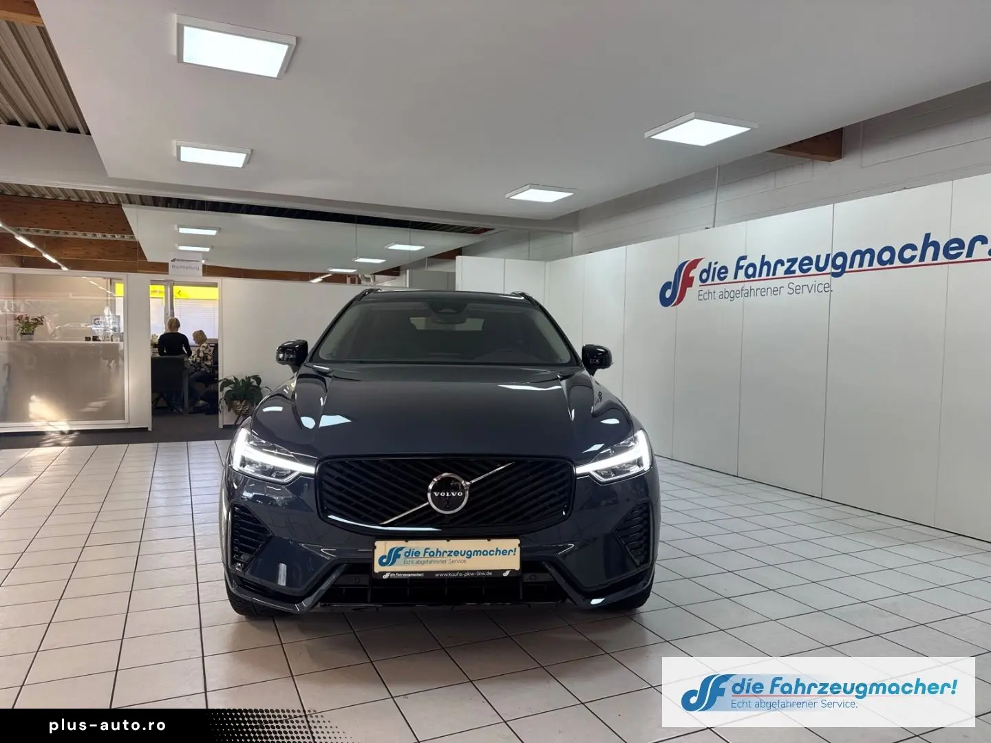 VOLVO XC60 T8 Plus Dark Recharge Plug-In Hybrid AWD St