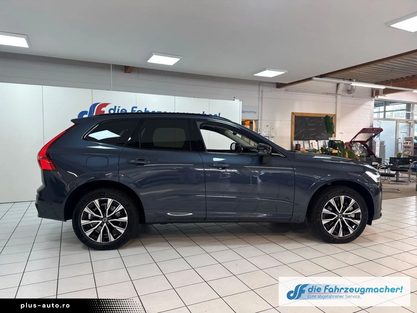 VOLVO XC60 T8 Plus Dark Recharge Plug-In Hybrid AWD St