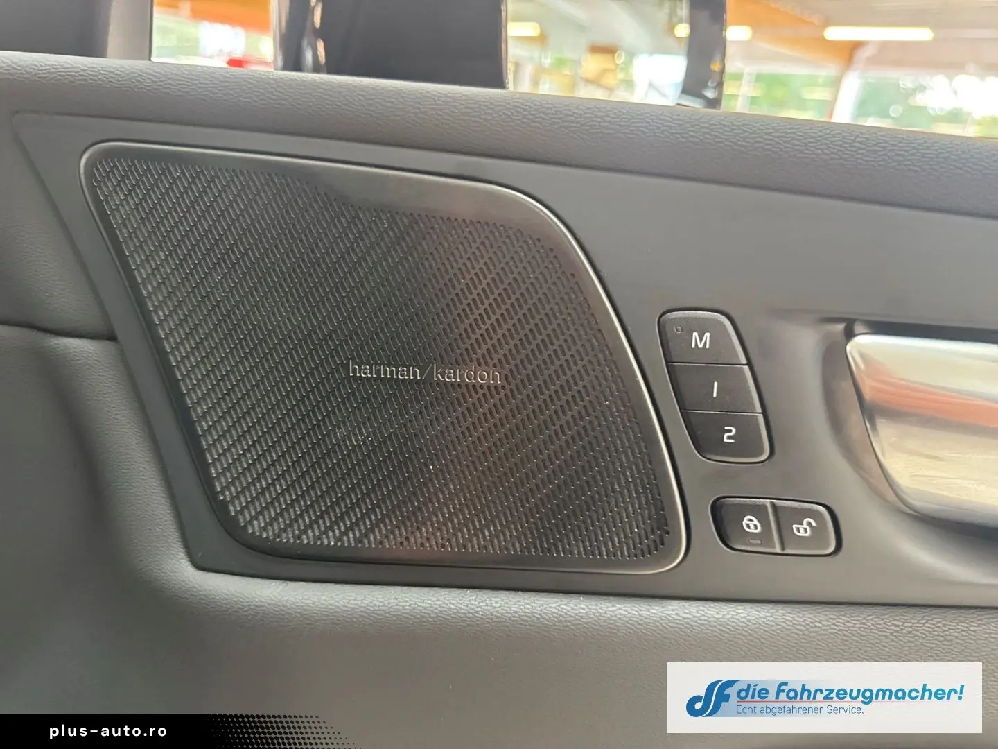 VOLVO XC60 T8 Plus Dark Recharge Plug-In Hybrid AWD St