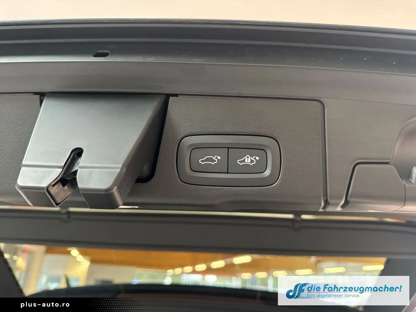 VOLVO XC60 T8 Plus Dark Recharge Plug-In Hybrid AWD St