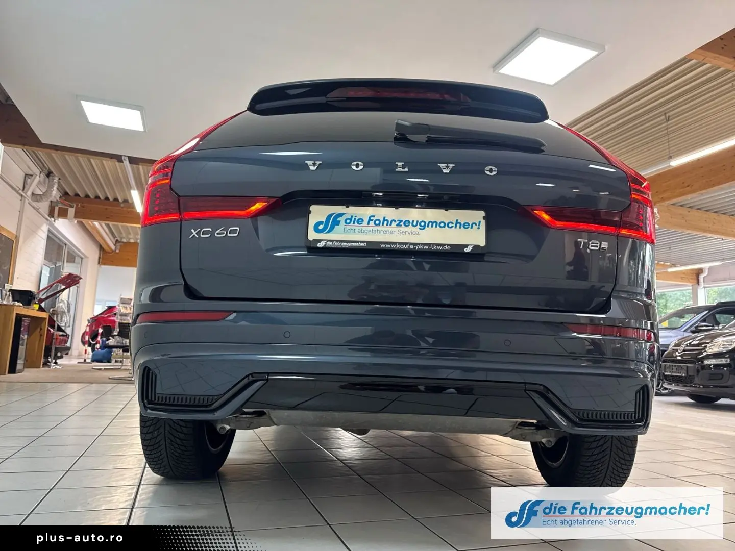 VOLVO XC60 T8 Plus Dark Recharge Plug-In Hybrid AWD St