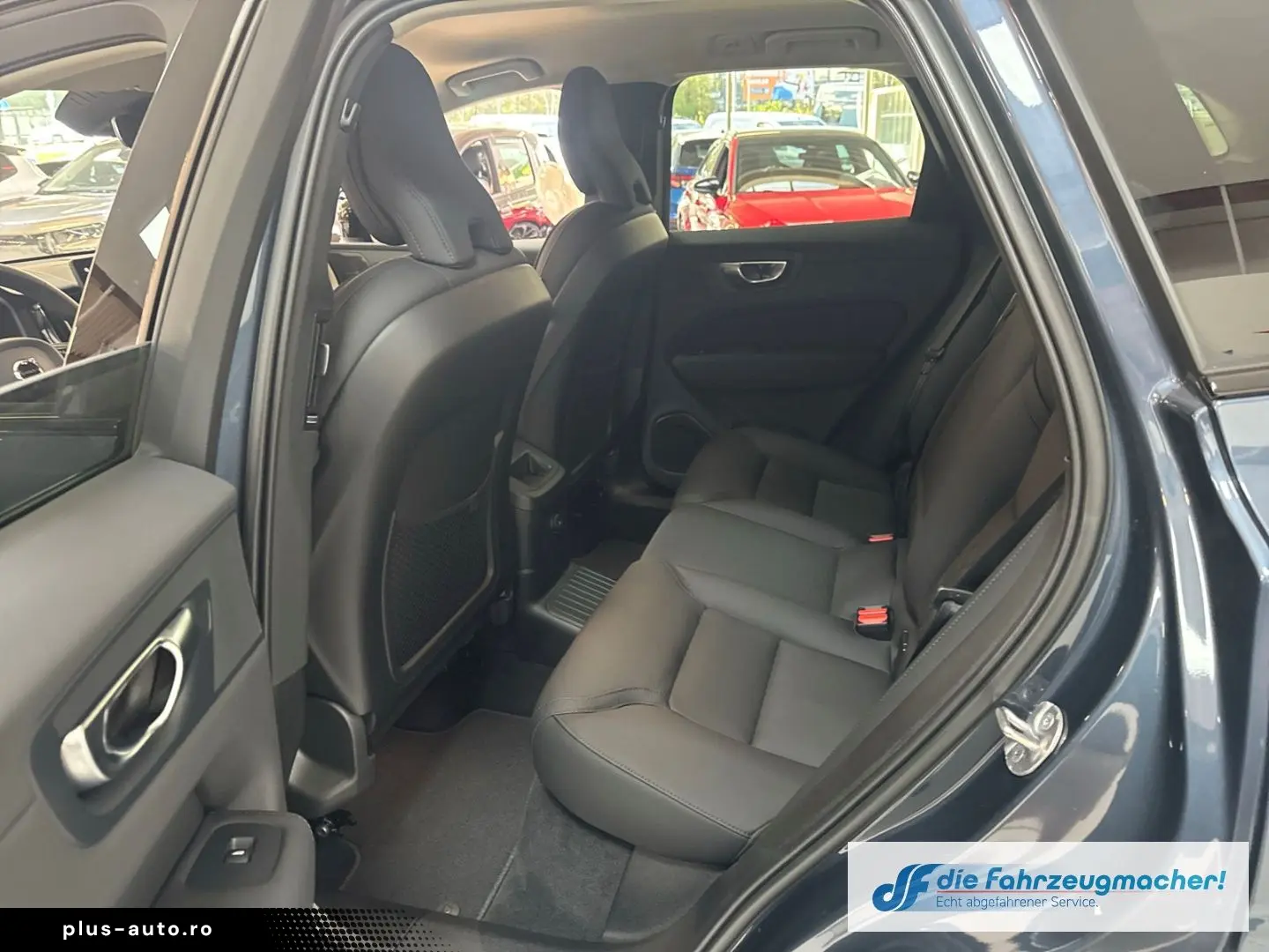 VOLVO XC60 T8 Plus Dark Recharge Plug-In Hybrid AWD St