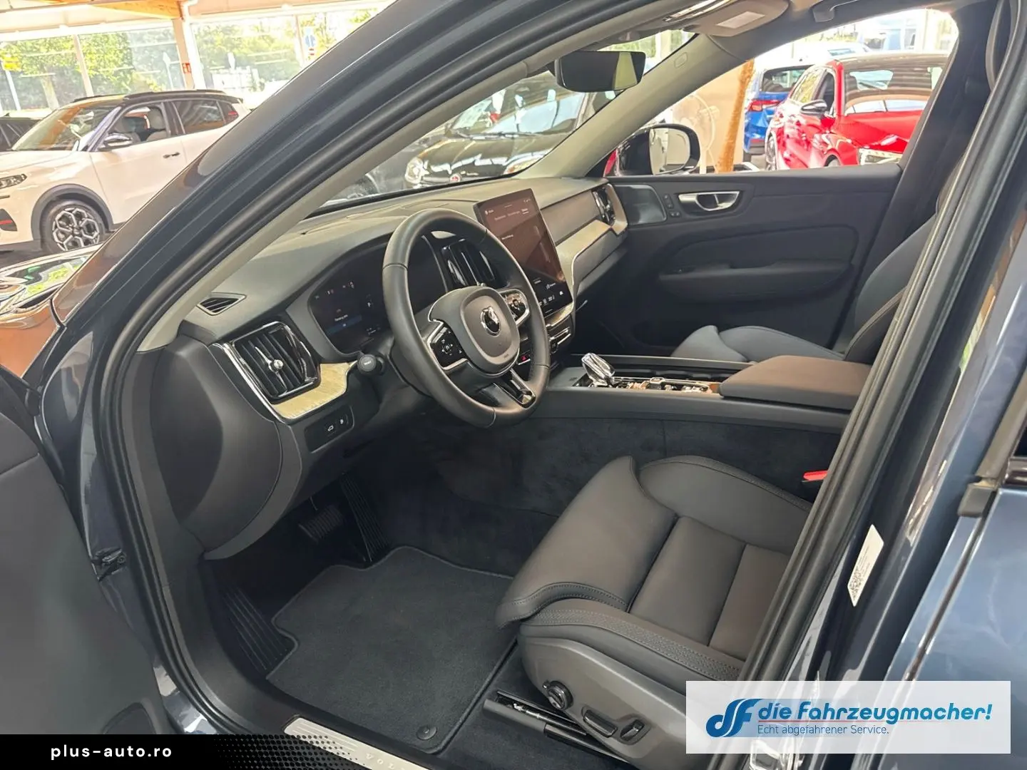VOLVO XC60 T8 Plus Dark Recharge Plug-In Hybrid AWD St