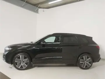 VW Touareg 3.0 TDI V6 4Motion R-Line Black Style