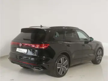 VW Touareg 3.0 TDI V6 4Motion R-Line Black Style