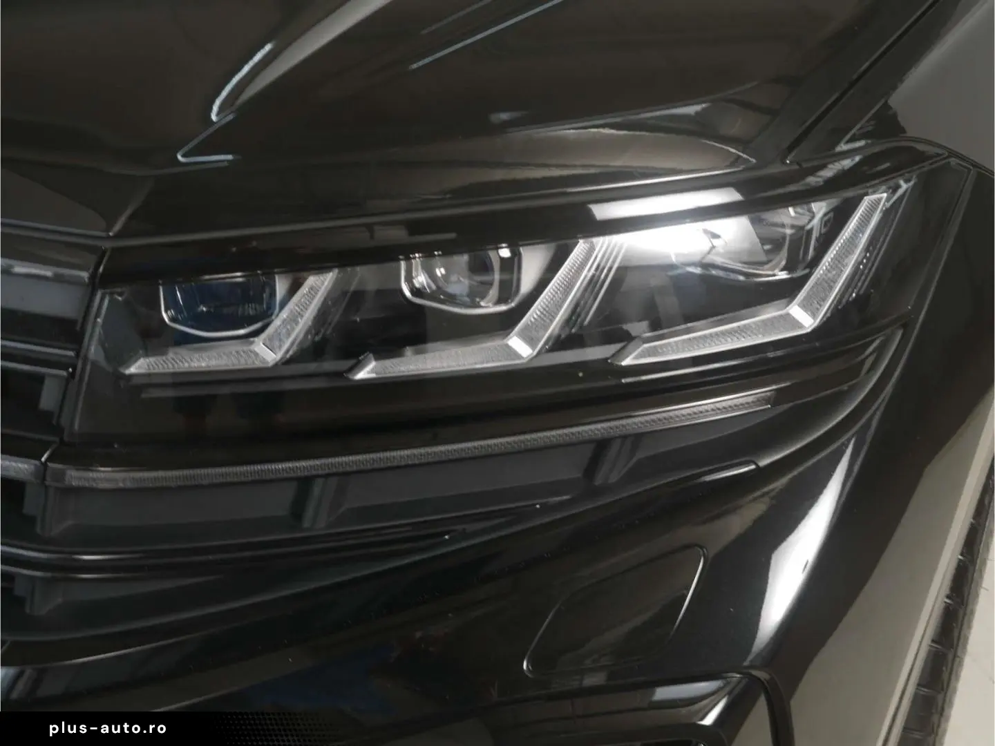 VW Touareg 3.0 TDI V6 4Motion R-Line Black Style