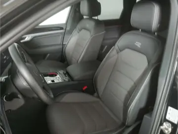 VW Touareg 3.0 TDI V6 4Motion R-Line Black Style
