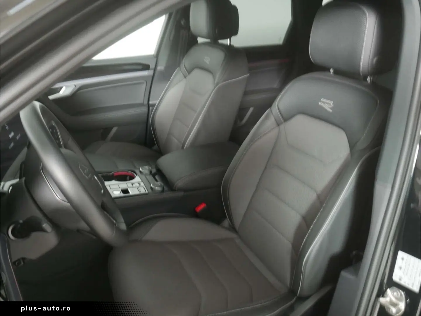 VW Touareg 3.0 TDI V6 4Motion R-Line Black Style