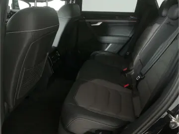 VW Touareg 3.0 TDI V6 4Motion R-Line Black Style