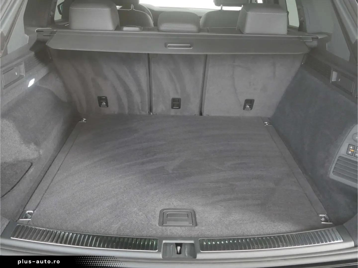 VW Touareg 3.0 TDI V6 4Motion R-Line Black Style