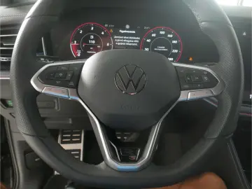 VW Touareg 3.0 TDI V6 4Motion R-Line Black Style