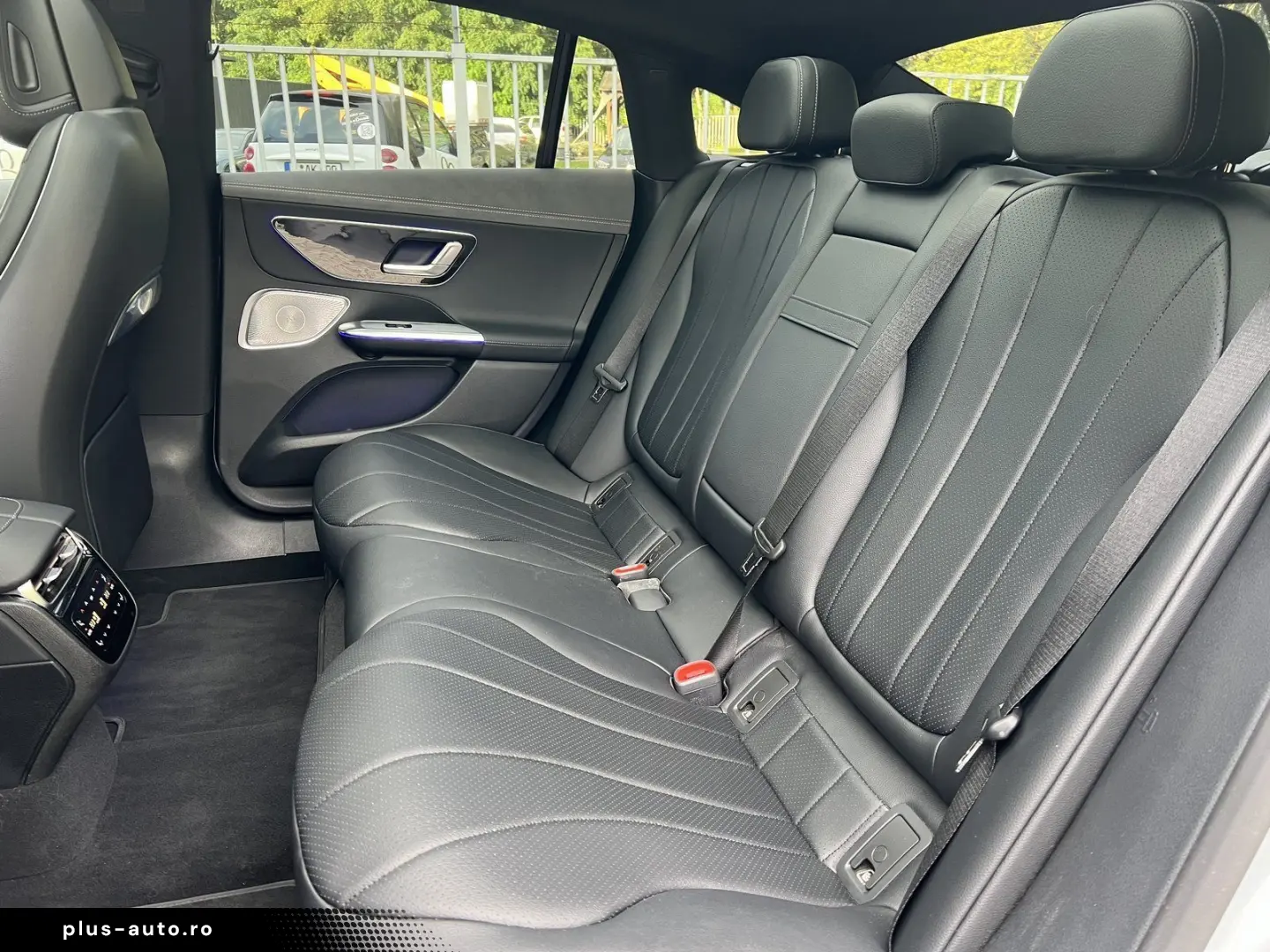 MERCEDES-BENZ EQE 350  EA Premium Plus   AIRMATIC 22KW Pano