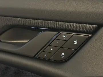PORSCHE Taycan Cross Turismo 4  Approved Pano Dashcam