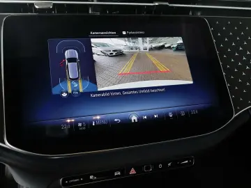 MERCEDES-BENZ E 220 d 4M AHK KAMERA TOTWINKEL DISTRO LED 18