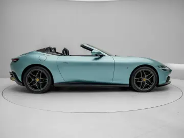 FERRARI Roma Spider - FERRARI HAMBURG
