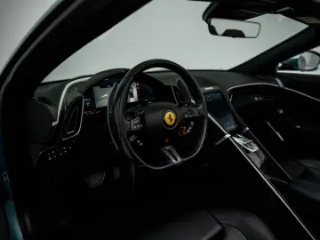FERRARI Roma Spider - FERRARI HAMBURG