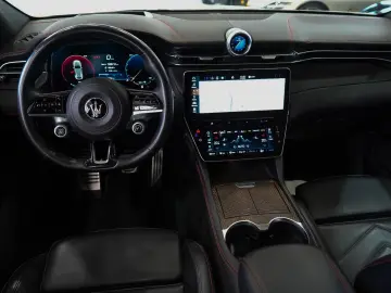 MASERATI Grecale Modena SONUS PANO HUD 360 KAM 21 LM 1.HD