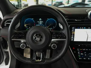 MASERATI Grecale Modena SONUS PANO HUD 360 KAM 21 LM 1.HD