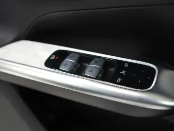 MERCEDES-BENZ GLC 300d 4Matic AMG-LINE NIGHT BURMESTER 20 LM