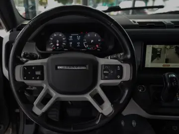 LAND ROVER Defender 110 X-Dynamic SE LUFTFED MERDIAN 360
