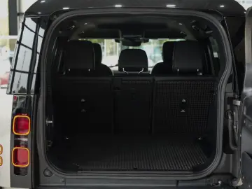 LAND ROVER Defender 110 X-Dynamic SE LUFTFED MERDIAN 360
