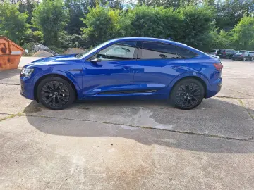 AUDI Q8 Sportback e-tron 50 95kWh quattro S line SPOR