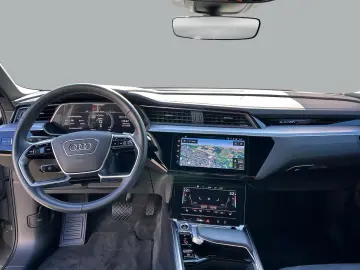 AUDI Q8 e-tron Sportback 50 LED Kamera Optik Paket Lu