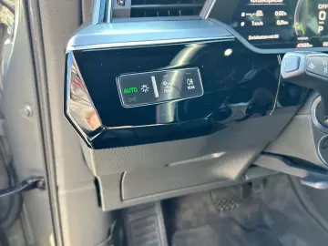 AUDI Q8 e-tron Sportback 50 LED Kamera Optik Paket Lu