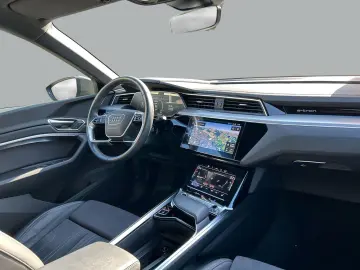 AUDI Q8 e-tron Sportback 50 LED Kamera Optik Paket Lu