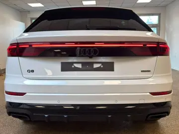 AUDI Q8 50 TDI QUATTRO PANO S-LINE ALLBLACK