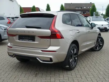 VOLVO XC60 Plus Dark T6 AWD Plug-in Hyb HeadUp 360 Cam