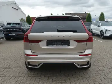VOLVO XC60 Plus Dark T6 AWD Plug-in Hyb HeadUp 360 Cam