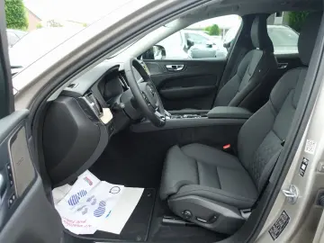 VOLVO XC60 Plus Dark T6 AWD Plug-in Hyb HeadUp 360 Cam