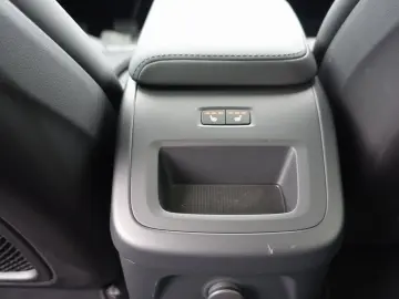 VOLVO XC60 Plus Dark T6 AWD Plug-in Hyb HeadUp 360 Cam