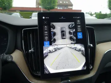 VOLVO XC60 Plus Dark T6 AWD Plug-in Hyb HeadUp 360 Cam