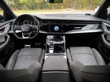 AUDI Q8 50TDI.SLINE.LUFTFE.PANO.B&O.23 .AHK