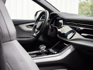 AUDI Q8 50TDI.SLINE.LUFTFE.PANO.B&O.23 .AHK