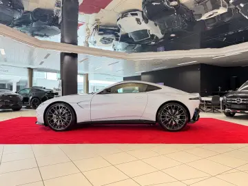 ASTON MARTIN V8 Vantage 1764KM WHITESTONE SONDERLACK…