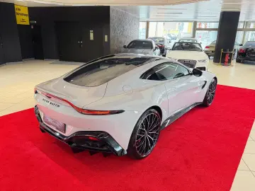 ASTON MARTIN V8 Vantage 1764KM WHITESTONE SONDERLACK…
