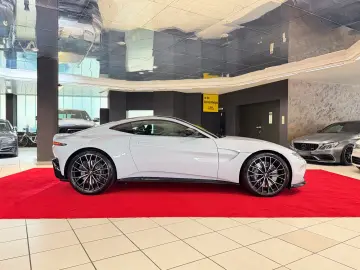ASTON MARTIN V8 Vantage 1764KM WHITESTONE SONDERLACK…