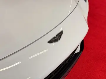 ASTON MARTIN V8 Vantage 1764KM WHITESTONE SONDERLACK…