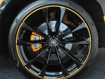 LAMBORGHINI Urus 4.0 V8 Sport