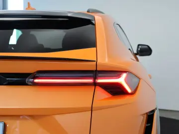 LAMBORGHINI Urus 4.0 V8 Sport
