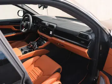 LAMBORGHINI Urus 4.0 V8 PHEV SE