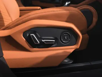 LAMBORGHINI Urus 4.0 V8 PHEV SE