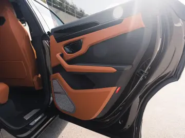 LAMBORGHINI Urus 4.0 V8 PHEV SE