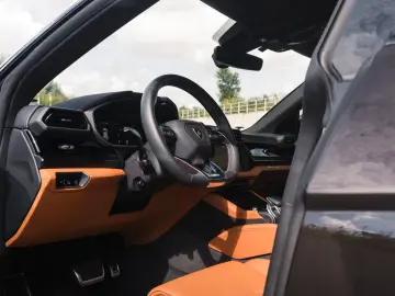 LAMBORGHINI Urus 4.0 V8 PHEV SE
