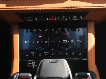 LAMBORGHINI Urus 4.0 V8 PHEV SE
