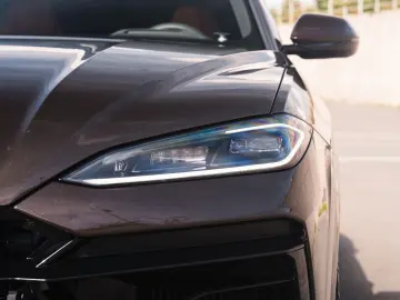 LAMBORGHINI Urus 4.0 V8 PHEV SE